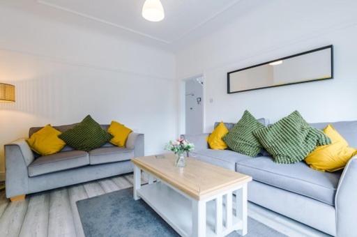 Contractor's Haven: Spacious Near Centre * Liverpool